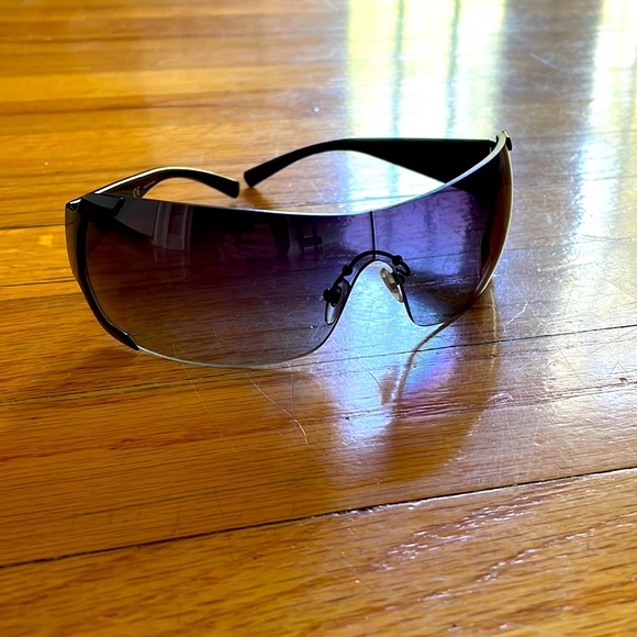 Vogue Accessories Vogue Vo3593s Sunglasses Black Excellent Used